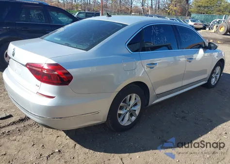 2017 Volkswagen Passat 1.8T S z USA, uszkodzony, nr VIN 1VWAT7A35HC070565